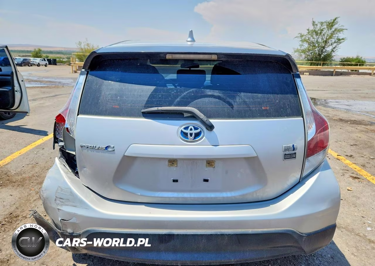 2017 Toyota Prius C Two VIN:JTDKDTB39H1597807 - 6