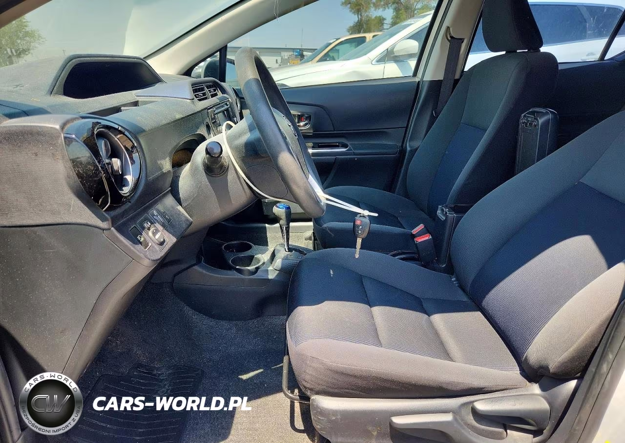 2017 Toyota Prius C Two VIN:JTDKDTB39H1597807 - 7