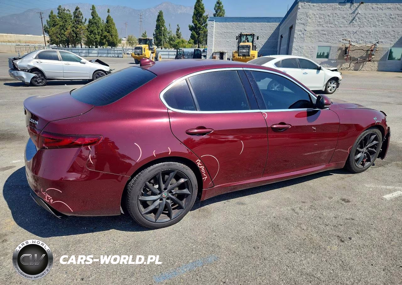 2017 Alfa Romeo Giulia VIN:ZARFAEBN8H7557731 - 3