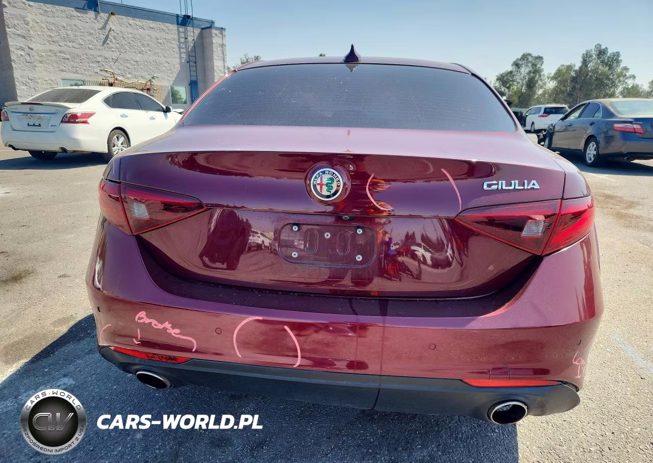 2017 Alfa Romeo Giulia VIN:ZARFAEBN8H7557731 - 6