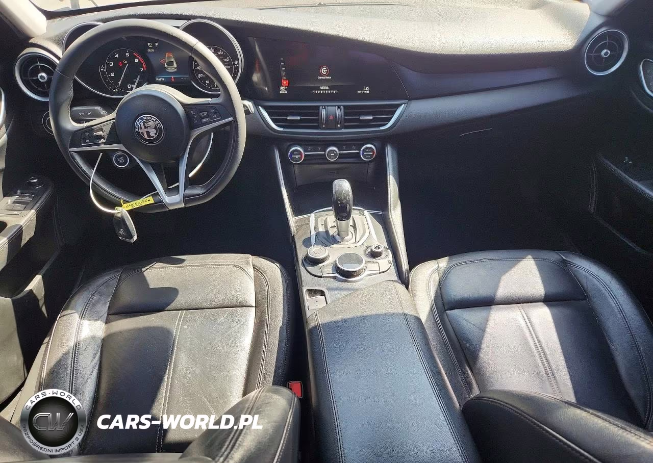 2017 Alfa Romeo Giulia VIN:ZARFAEBN8H7557731 - 8