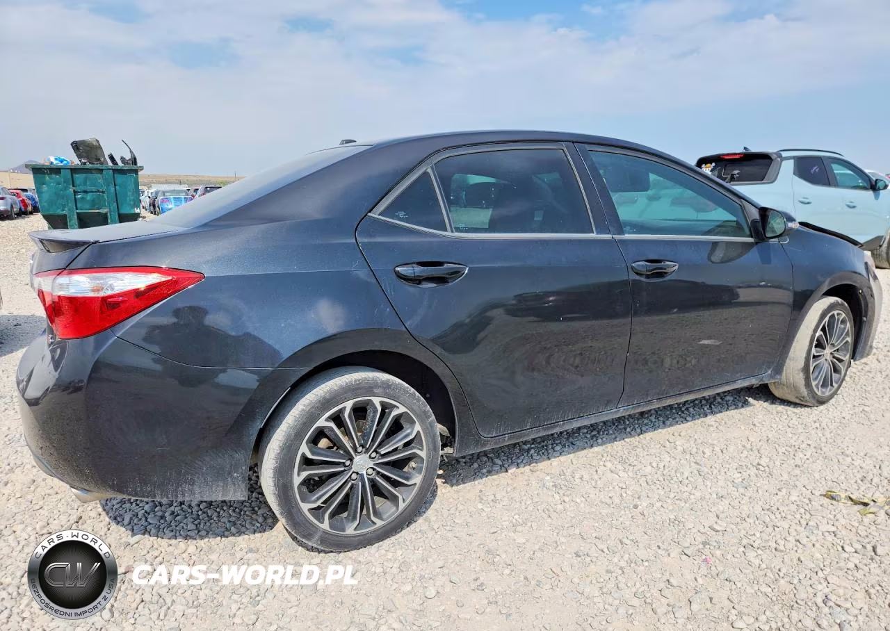 2015 Toyota Corolla S Plus VIN:5YFBURHE5FP240533 - 3