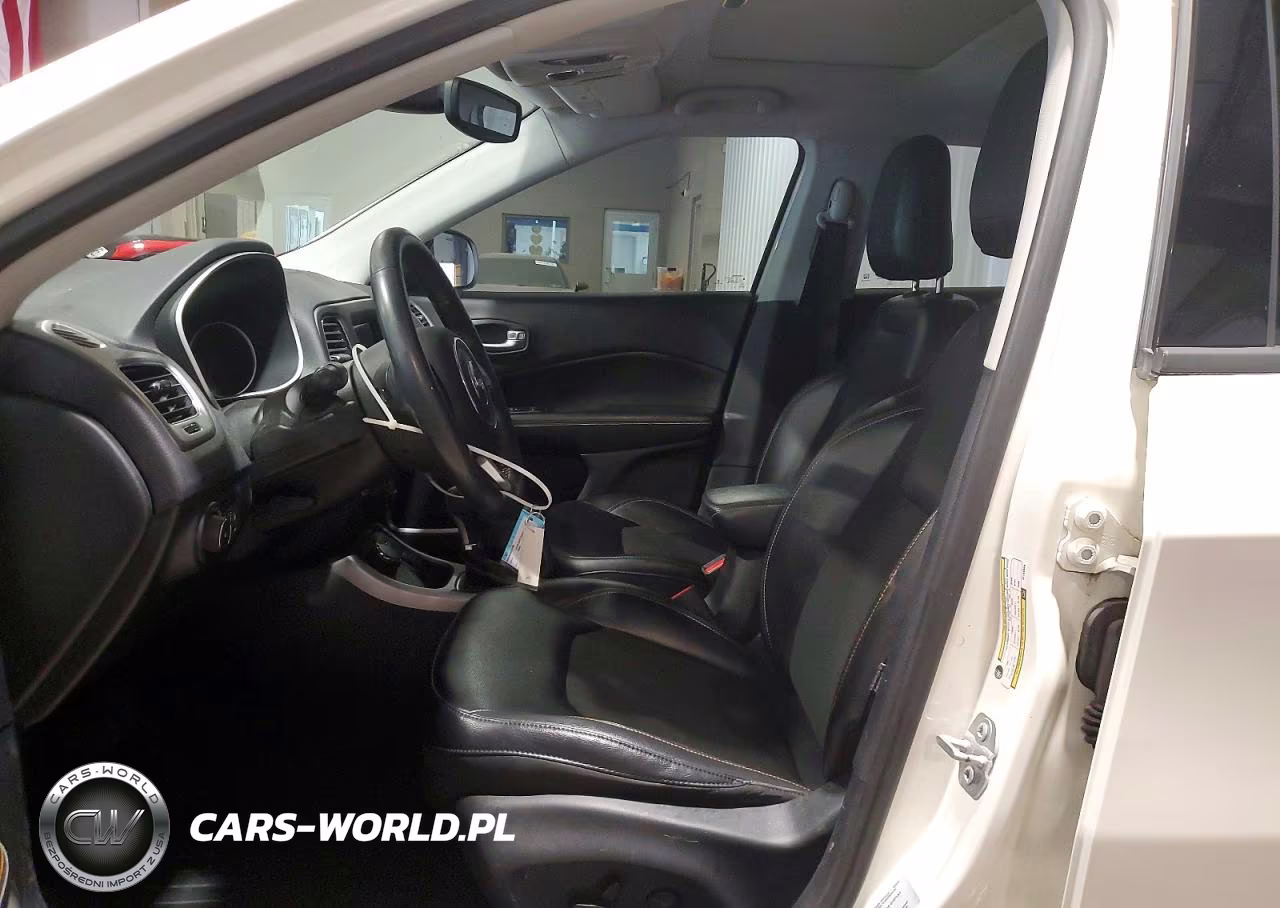 2018 Jeep Compass Latitude VIN:3C4NJDBB3JT134949 - 7