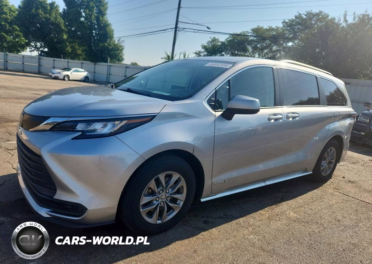 2021 Toyota Sienna Le
