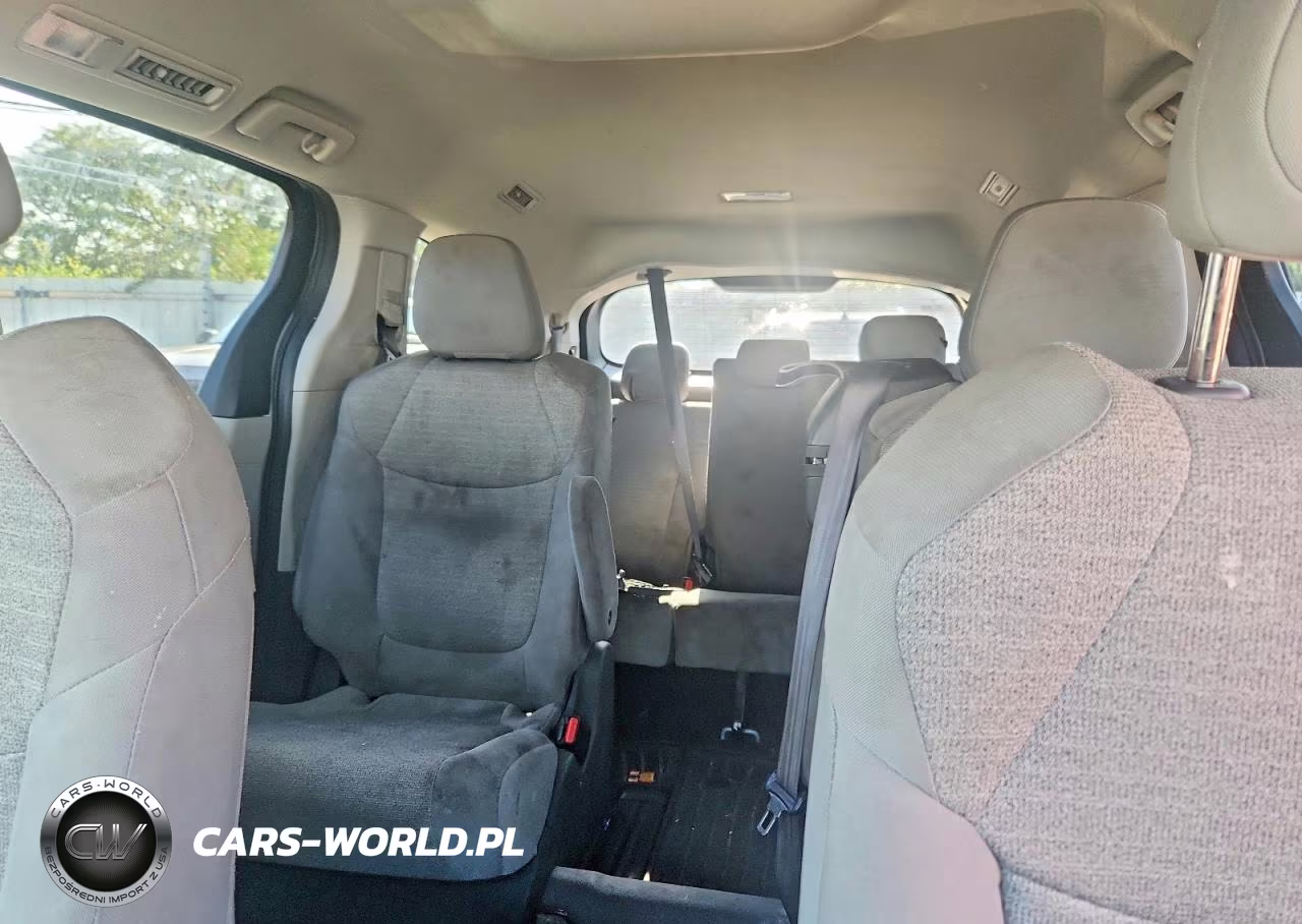 2021 Toyota Sienna Le VIN:5TDKRKEC3MS073086 - 10