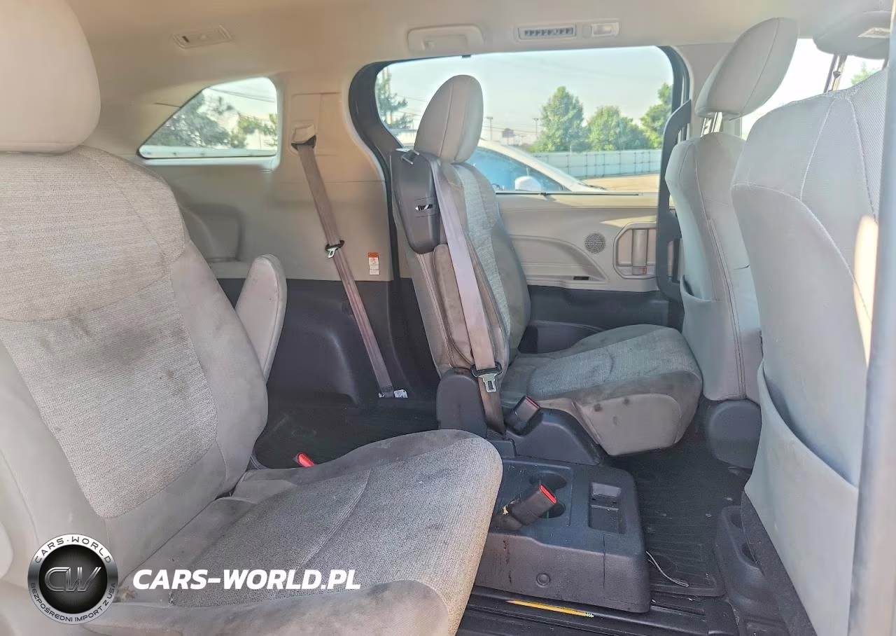2021 Toyota Sienna Le VIN:5TDKRKEC3MS073086 - 11