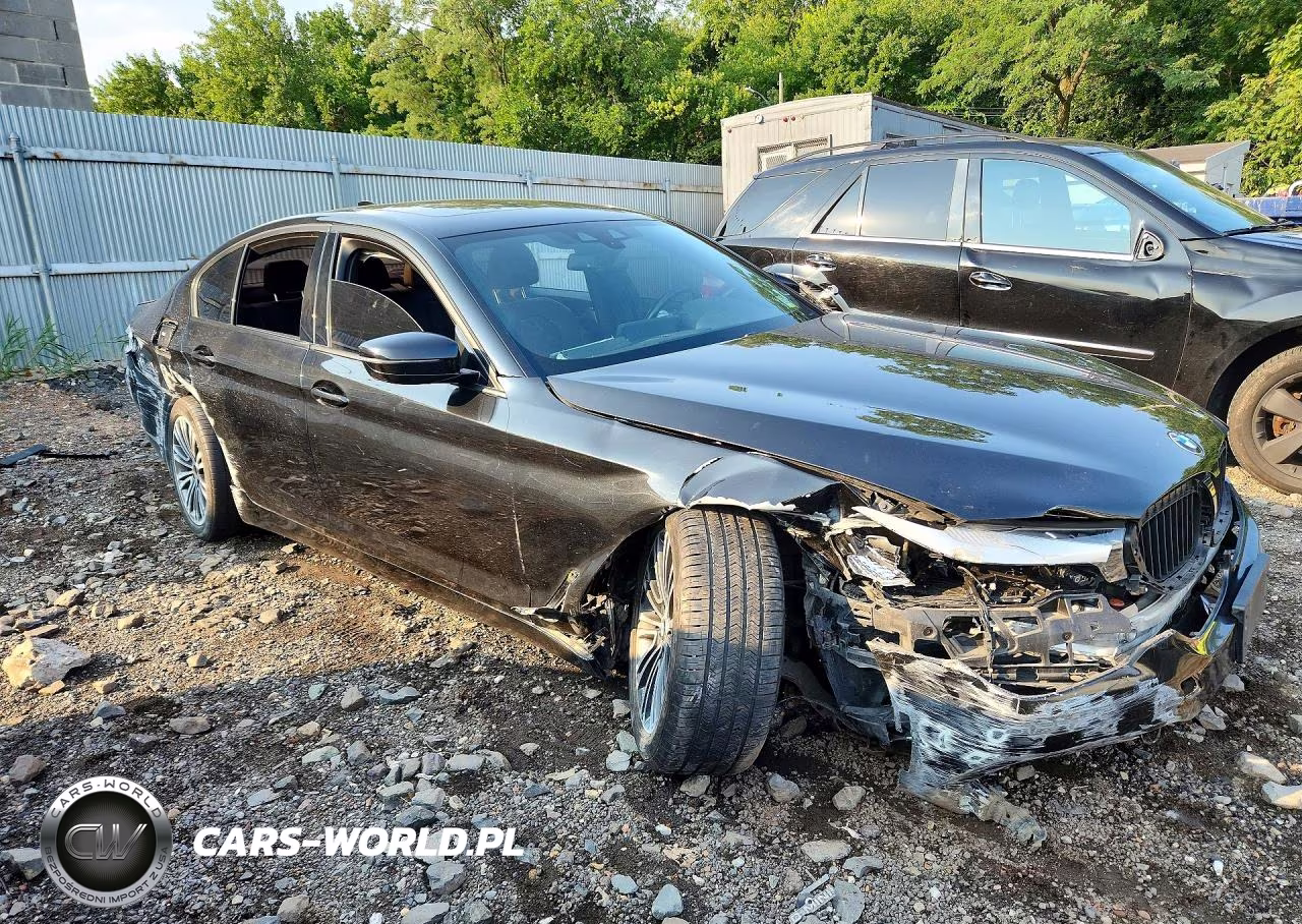 2019 BMW 530 Xi VIN:WBAJA7C57KG912584 - 4