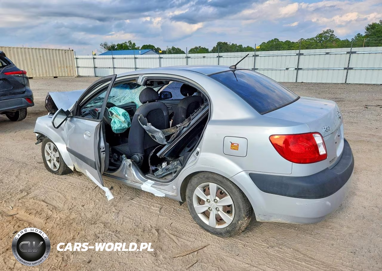2008 Kia Rio Base VIN:KNADE123886426217 - 2