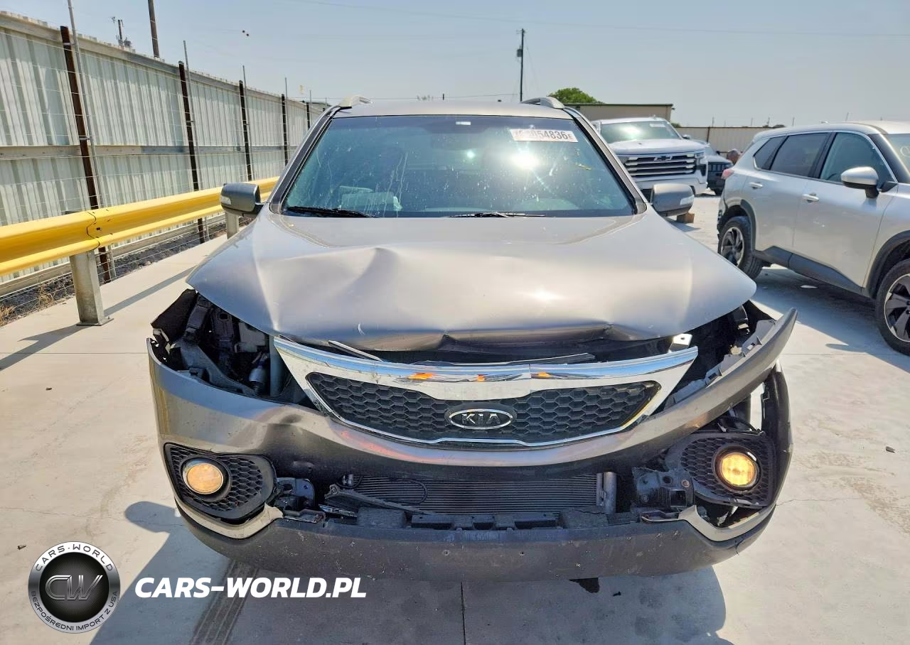 2011 Kia Sorento Lx VIN:5XYKT4A13BG110200 - 5