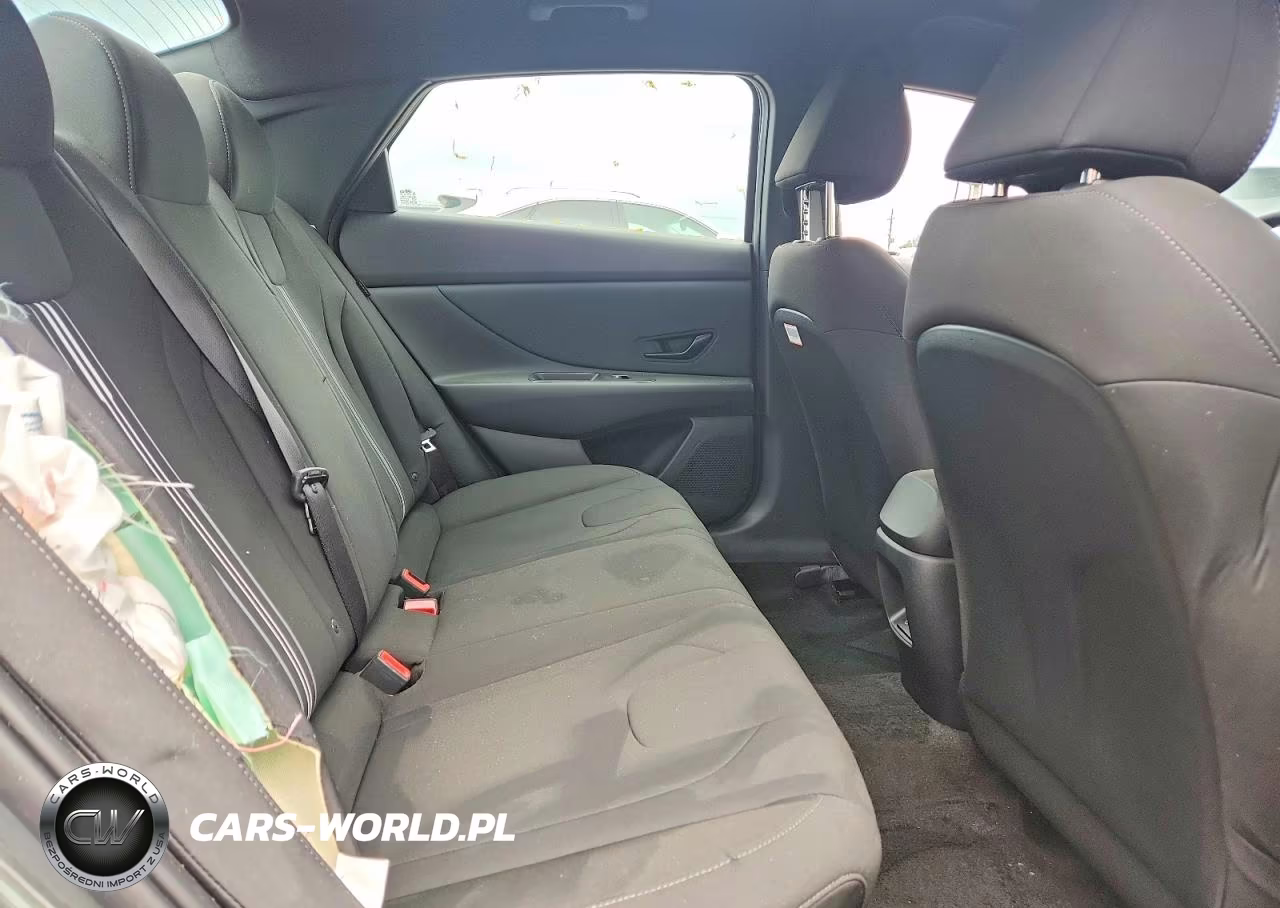 2026 Hyundai Elantra Sel Sport VIN:KMHLM4DG6TU180058 - 10