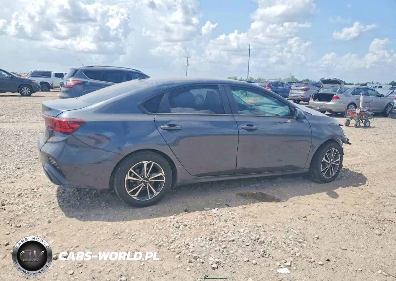 2023 Kia Forte Lxs VIN:3KPF24AD8PE541313 - 3