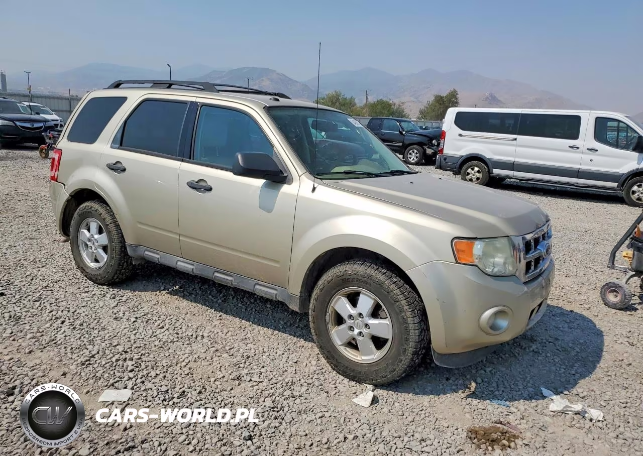 2010 Ford Escape Xlt VIN:1FMCU9D79AKC51856 - 4
