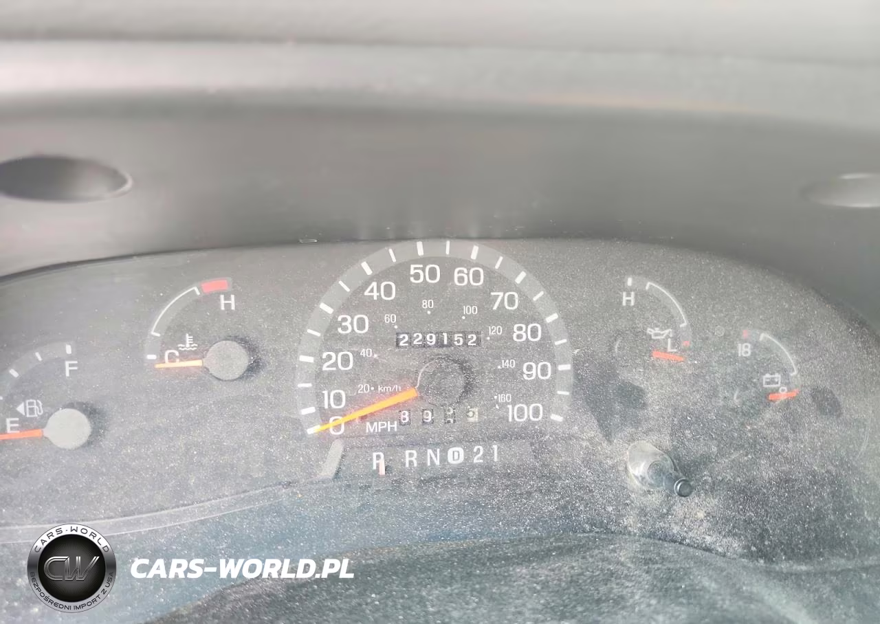1999 Ford Econoline E350 Super Duty Wagon VIN:1FBSS31L1XHB31418 - 9