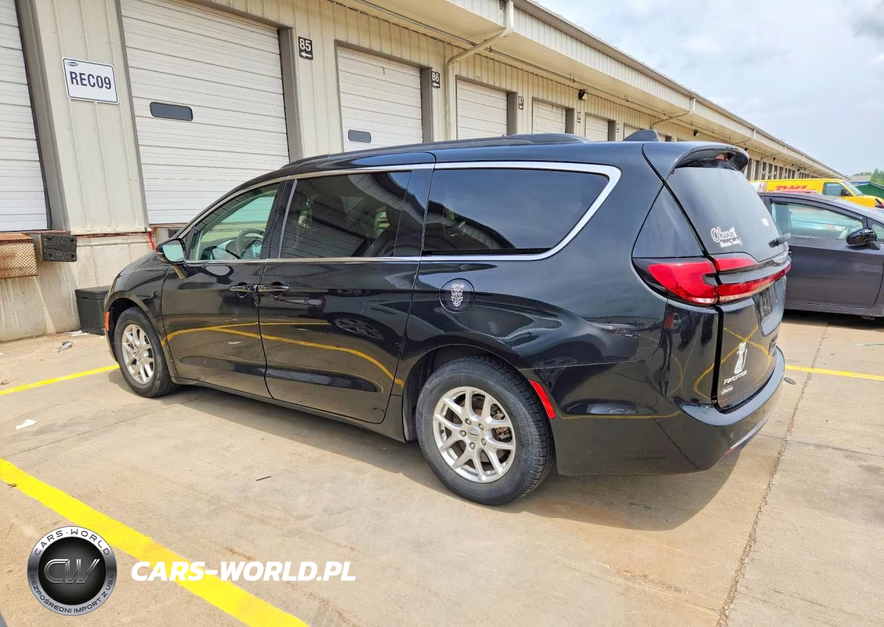 2022 Chrysler Pacifica Touring L VIN:2C4RC1BG9NR128734 - 2