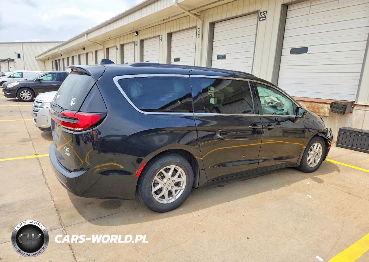 2022 Chrysler Pacifica Touring L VIN:2C4RC1BG9NR128734 - 3