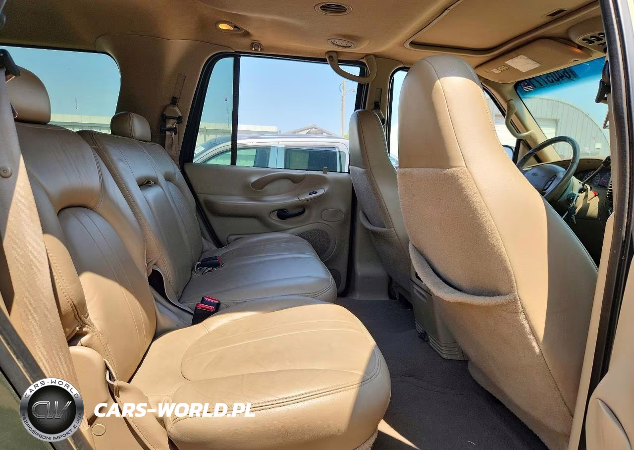 2000 Ford Expedition Eddie Bauer VIN:1FMPU18L0YLA43153 - 11