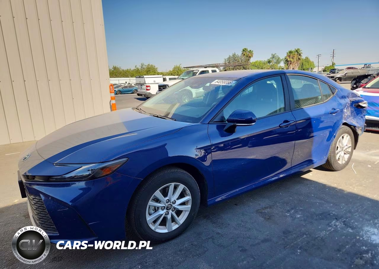 2025 Toyota Camry Le – zdjęcie 1 z 13