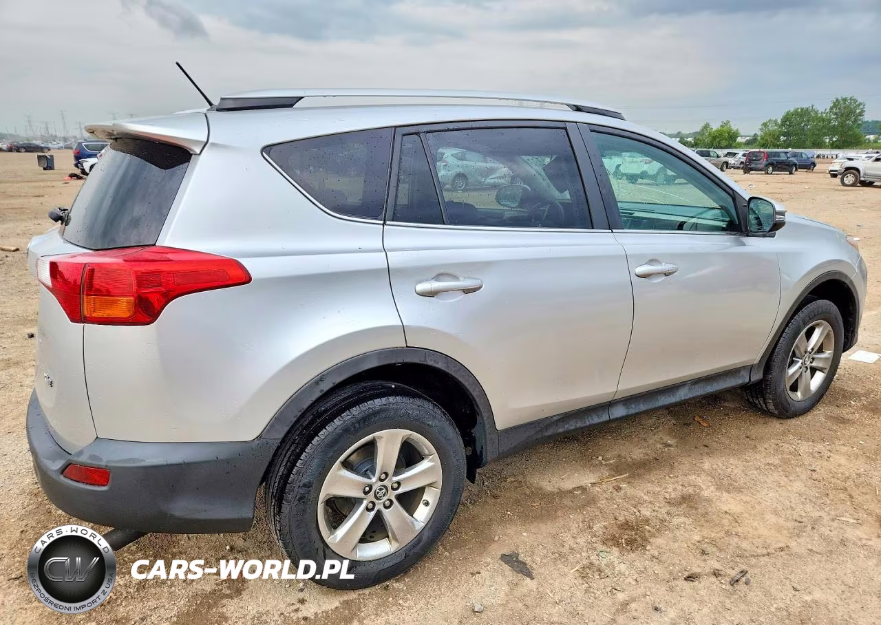 2015 Toyota Rav4 Xle VIN:2T3WFREV8FW152548 - 3
