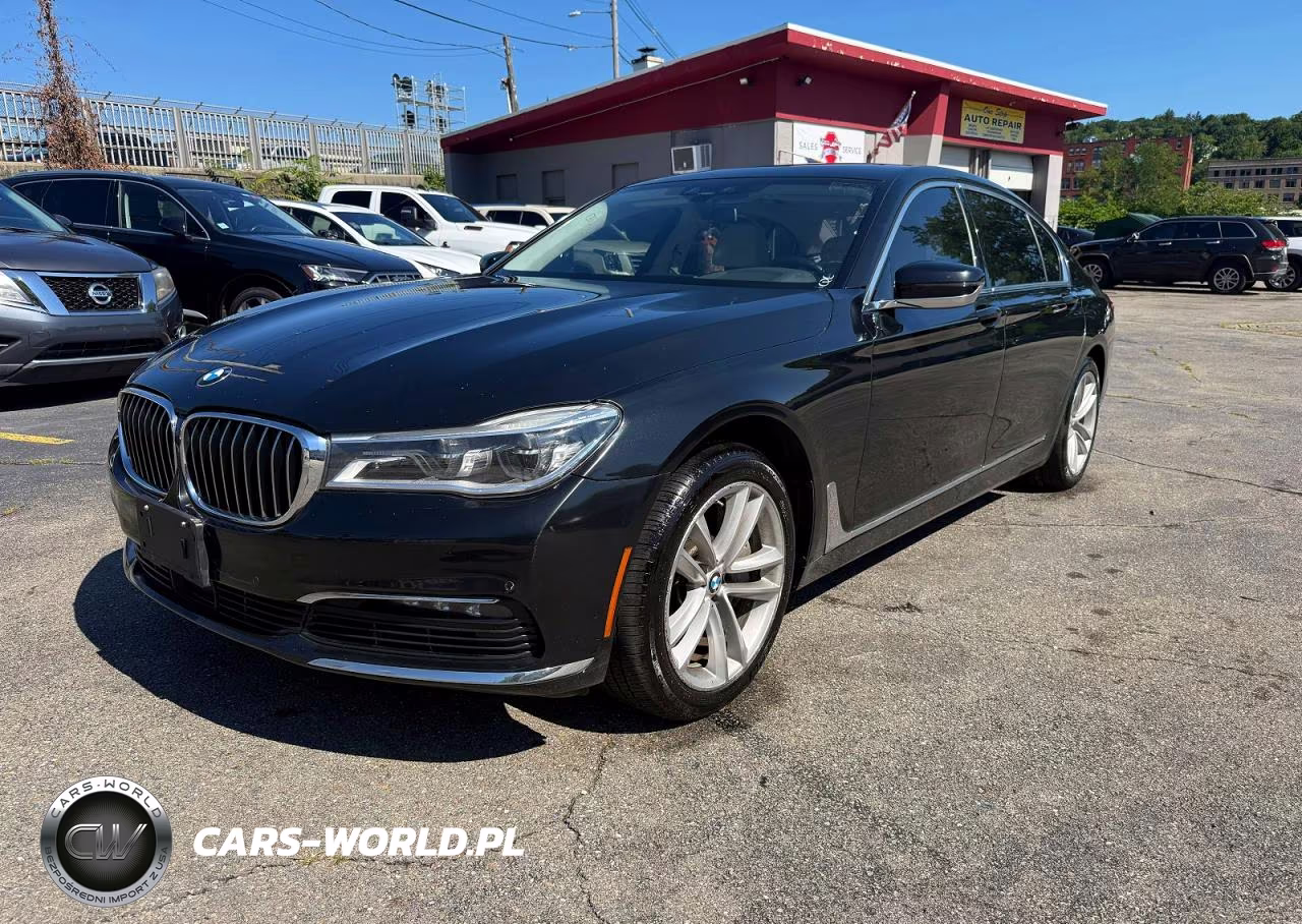 2018 BMW 750 Xi – zdjęcie 1 z 12
