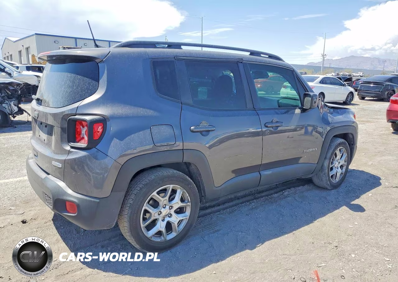 2018 Jeep Renegade Latitude VIN:ZACCJABB0JPJ30576 - 3
