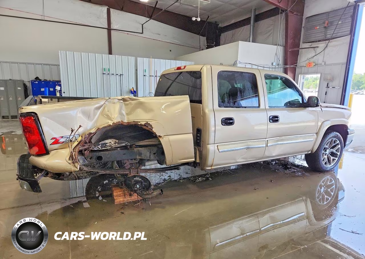 2005 Chevrolet Silverado K1500 VIN:2GCEK13T651222713 - 3