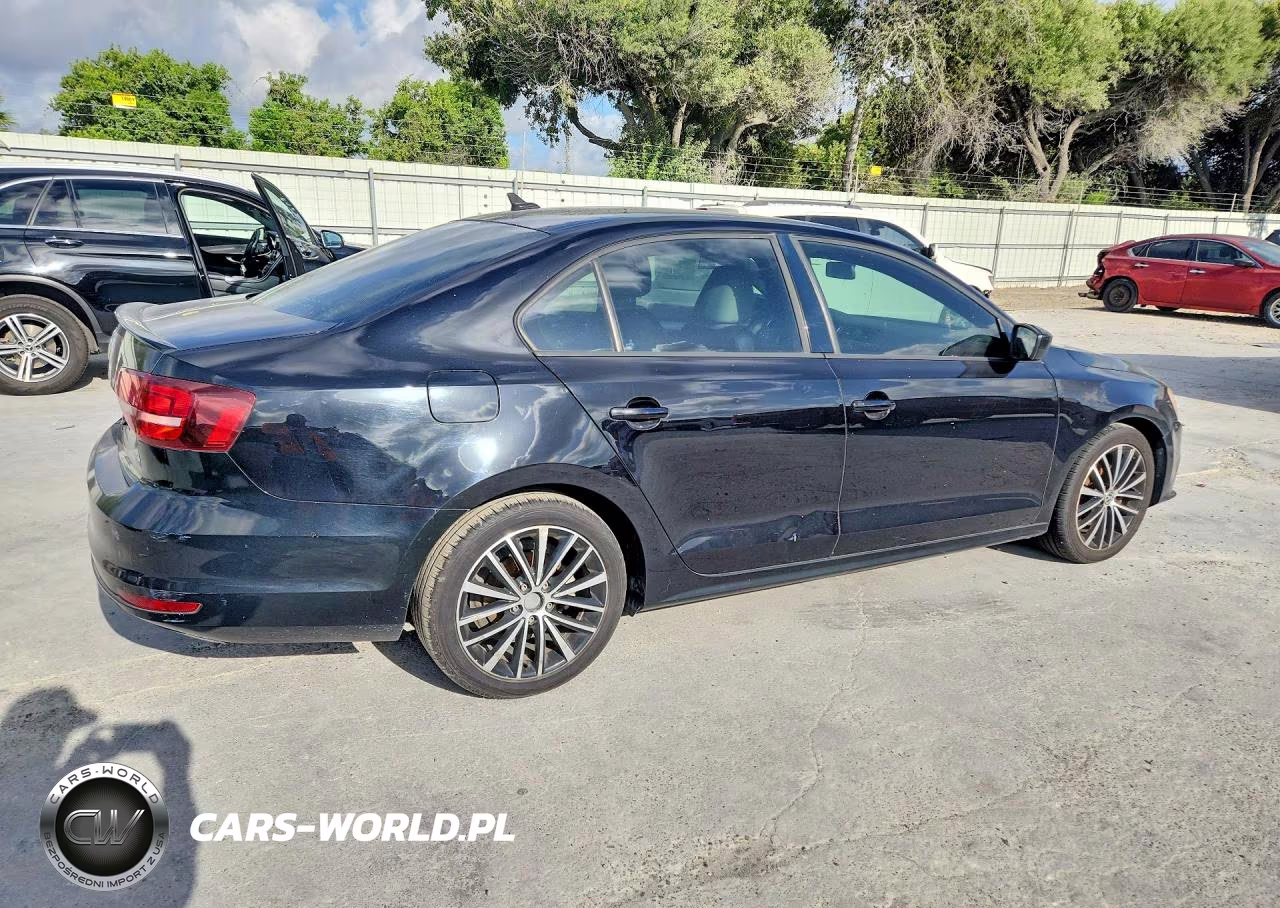 2016 Volkswagen Jetta Sport VIN:3VWD17AJ1GM414231 - 3