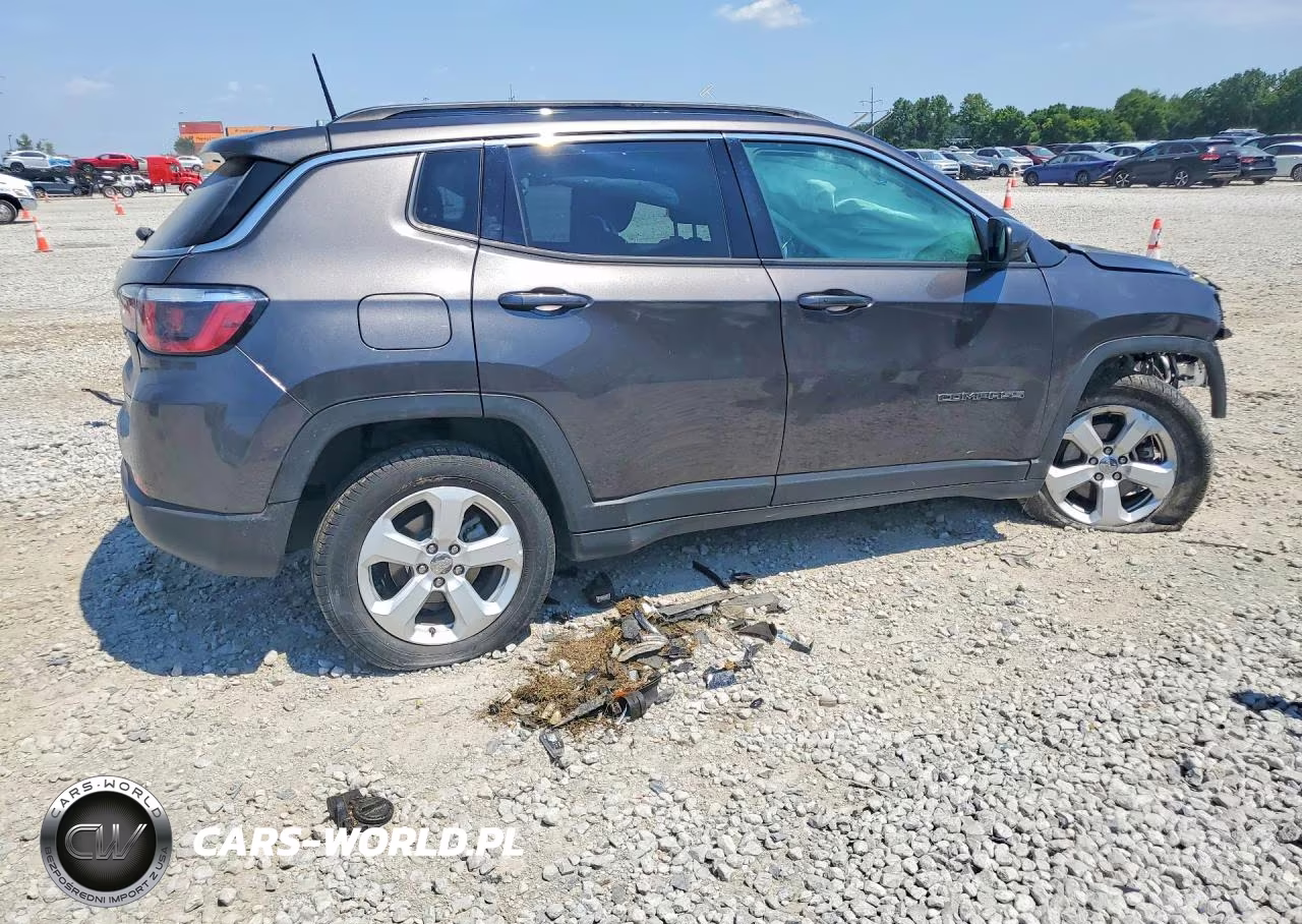 2018 Jeep Compass Latitude VIN:3C4NJDBB0JT155046 - 3