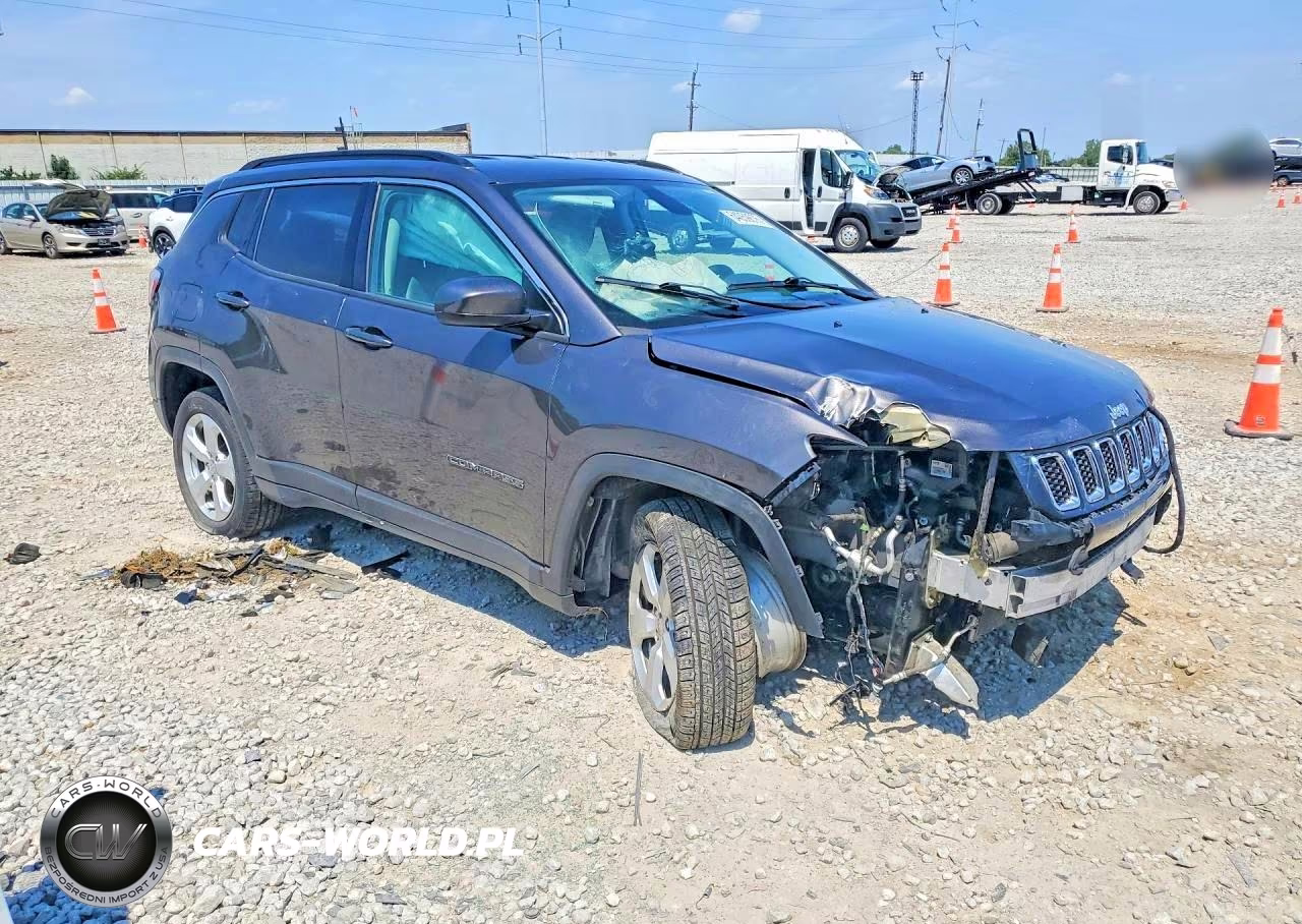 2018 Jeep Compass Latitude VIN:3C4NJDBB0JT155046 - 4