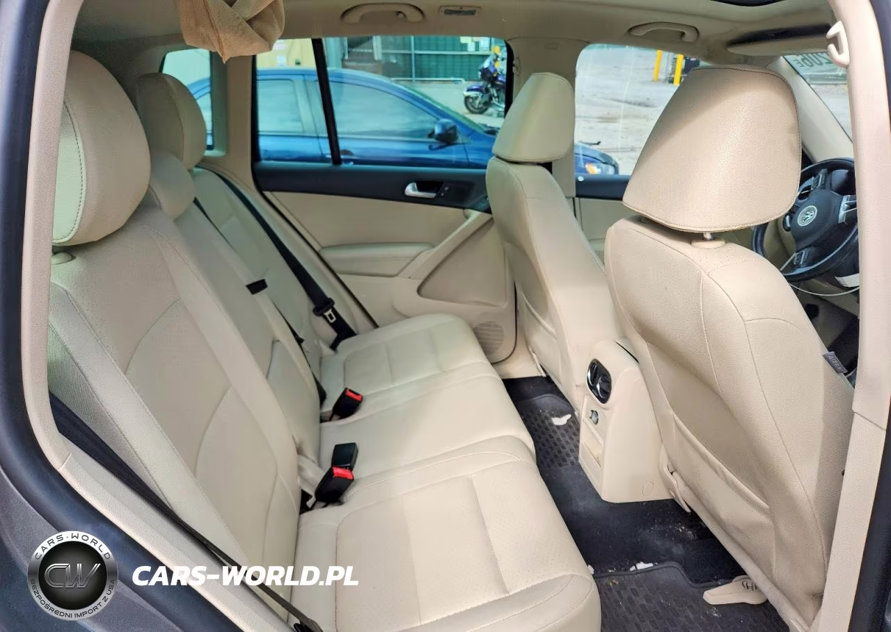 2012 Volkswagen Tiguan S VIN:WVGBV7AX1CW005736 - 11