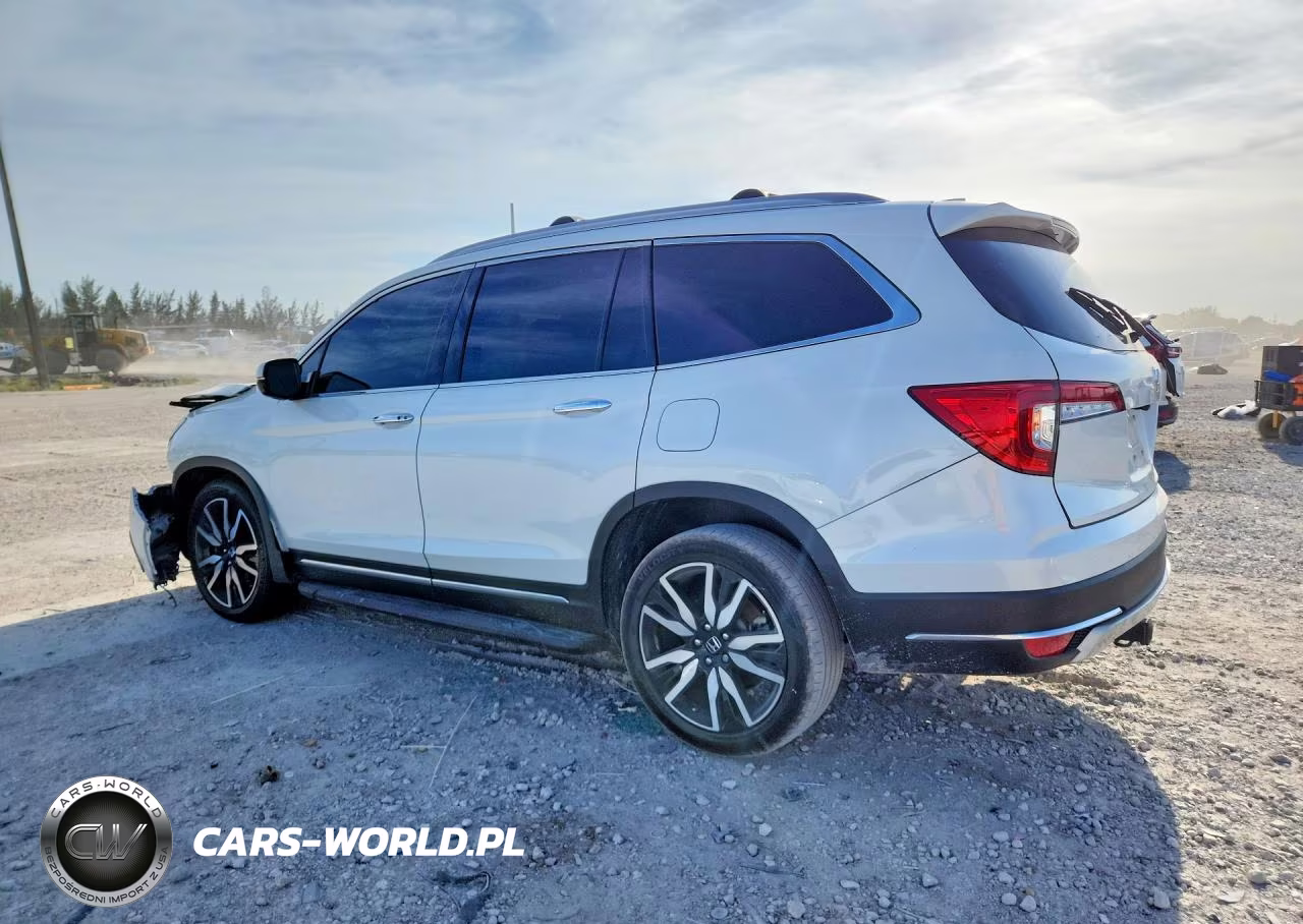 2022 Honda Pilot Touring VIN:5FNYF5H60NB020572 - 2