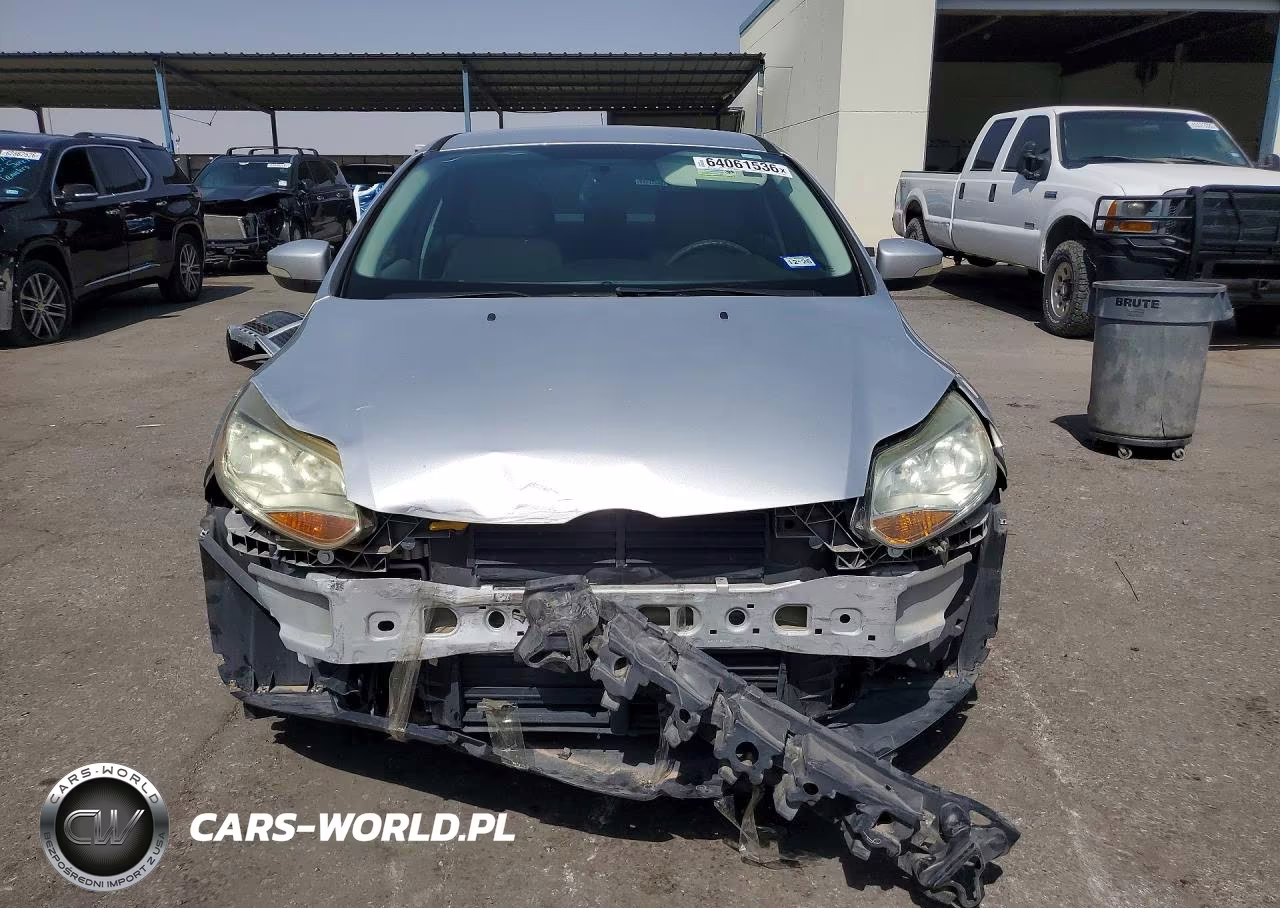 2014 Ford Focus Se VIN:1FADP3F27EL110305 - 5