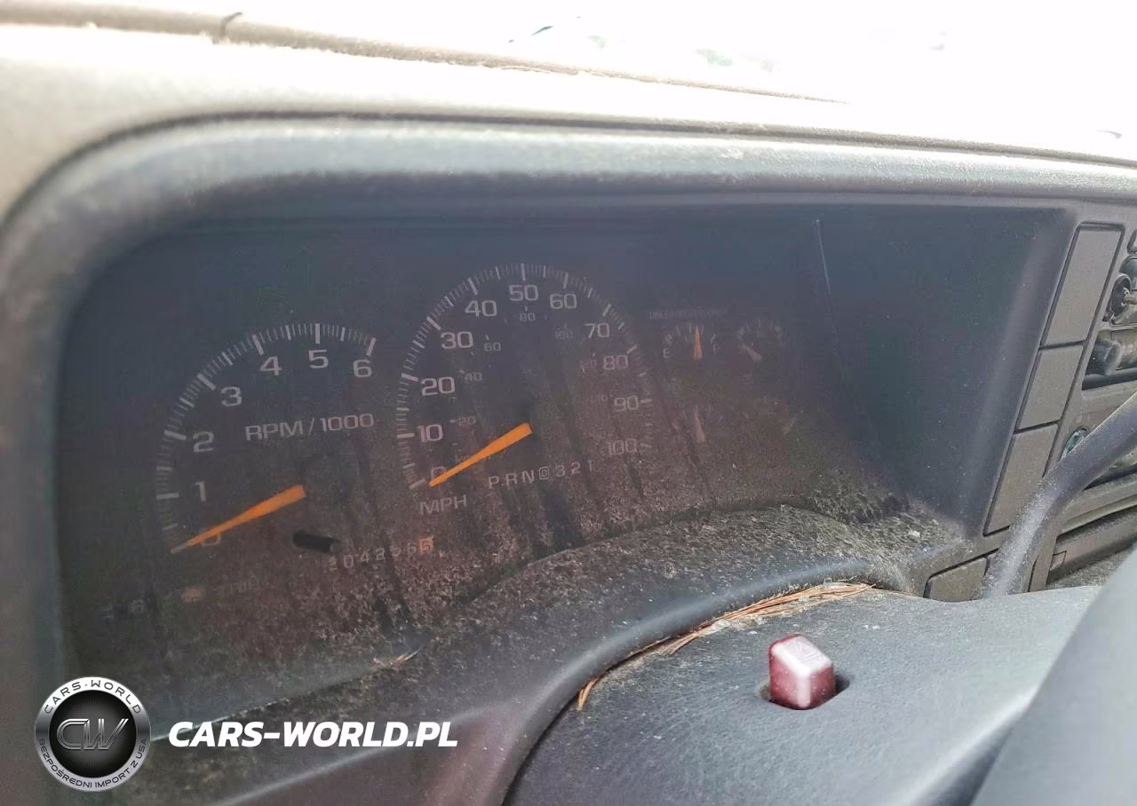 1999 Chevrolet Suburban C1500 VIN:3GNEC16R6XG119080 - 9