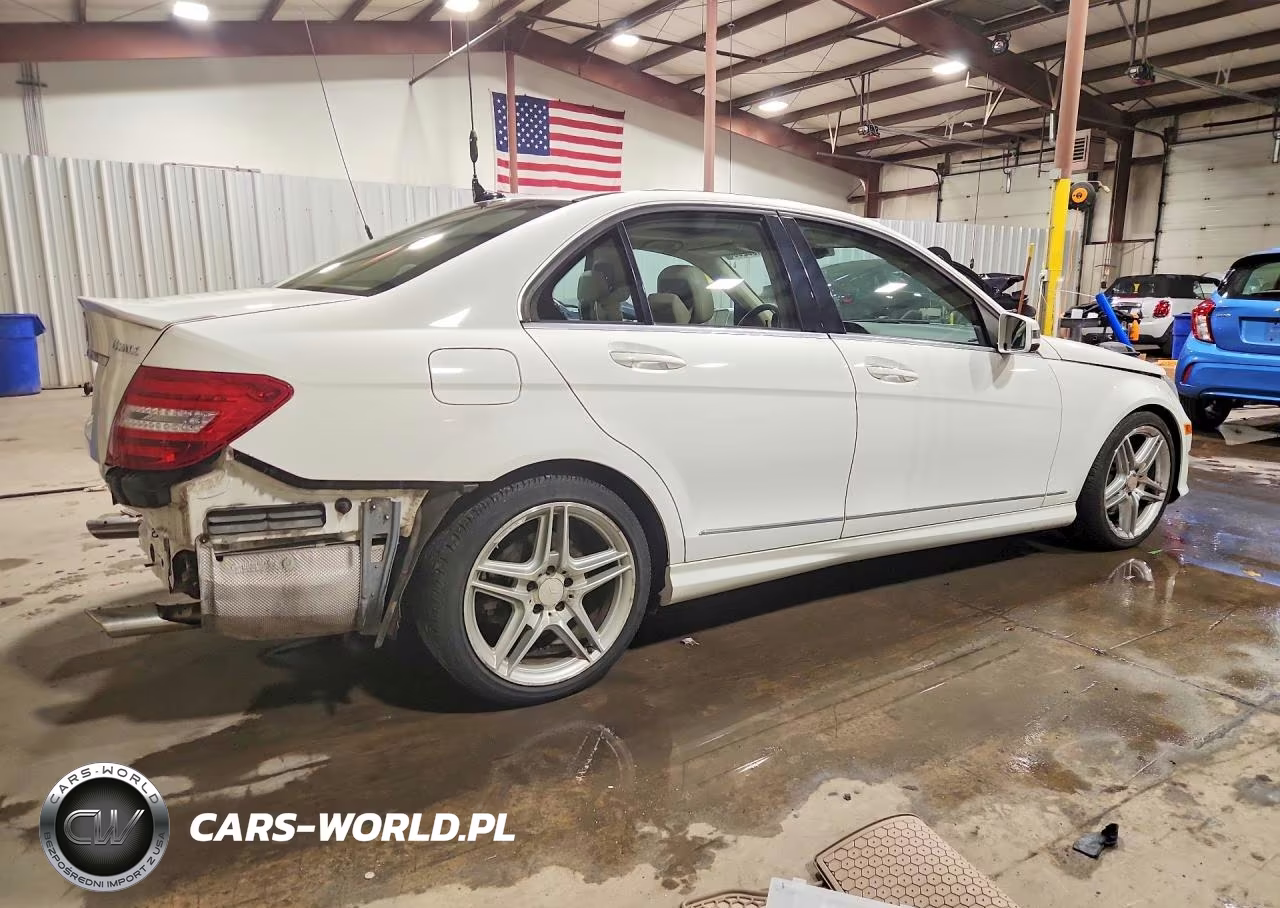 2013 Mercedes-Benz C 300 4Matic VIN:WDDGF8AB1DR281714 - 3