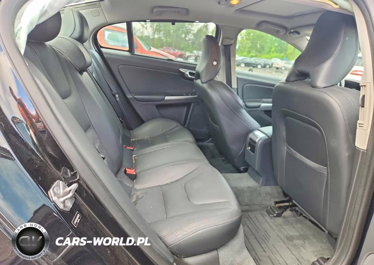 2018 Volvo S60 Platinum VIN:LYV402TM4JB156056 - 10