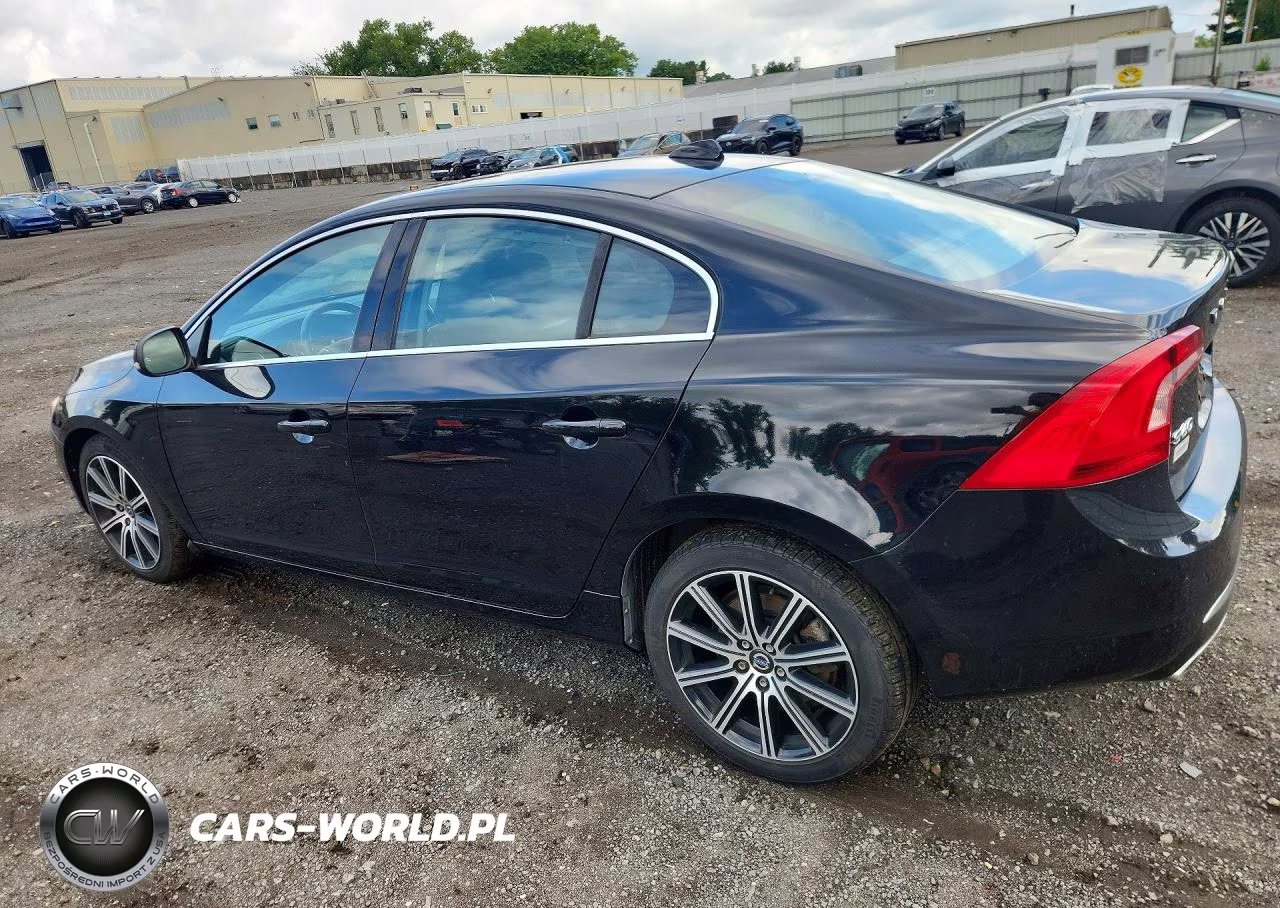 2018 Volvo S60 Platinum VIN:LYV402TM4JB156056 - 2