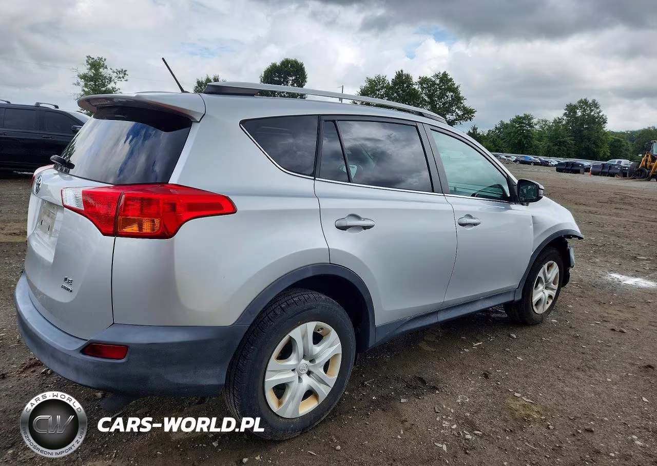 2015 Toyota Rav4 Le VIN:2T3BFREV7FW305709 - 3