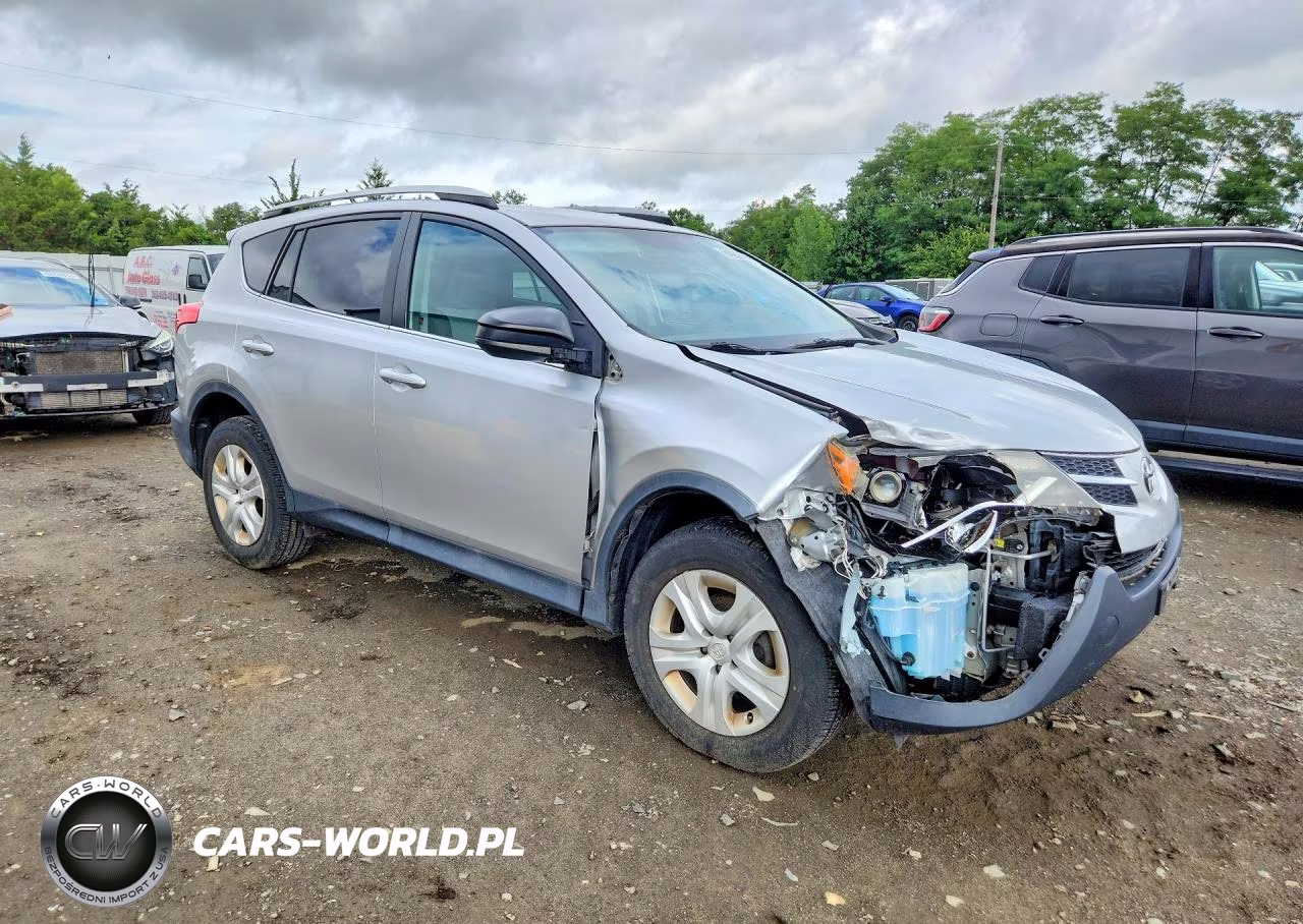 2015 Toyota Rav4 Le VIN:2T3BFREV7FW305709 - 4