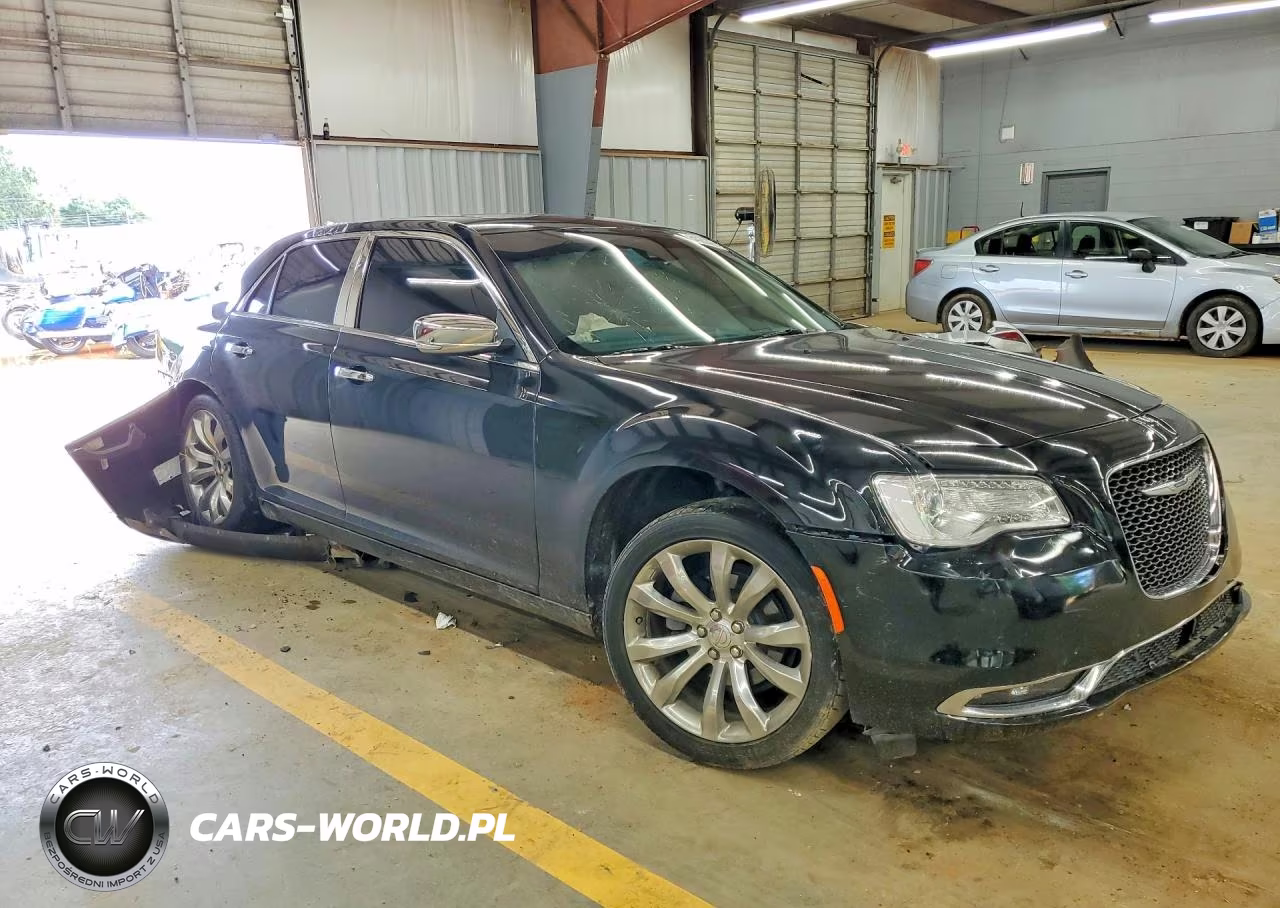 2017 Chrysler 300C Luxury VIN:2C3CCAEG4HH558557 - 4