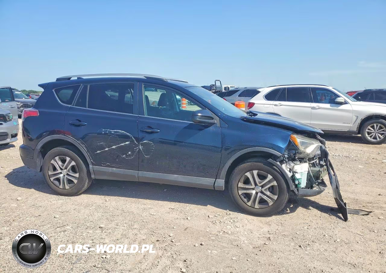 2018 Toyota Rav4 Le VIN:2T3ZFREV0JW502051 - 4