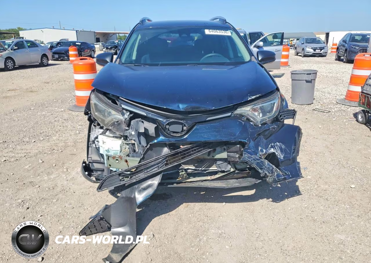 2018 Toyota Rav4 Le VIN:2T3ZFREV0JW502051 - 5