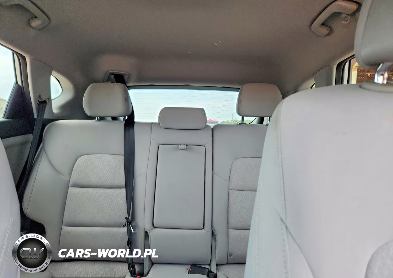 2018 Hyundai Tucson Sport VIN:KM8J33ALXJU819710 - 10