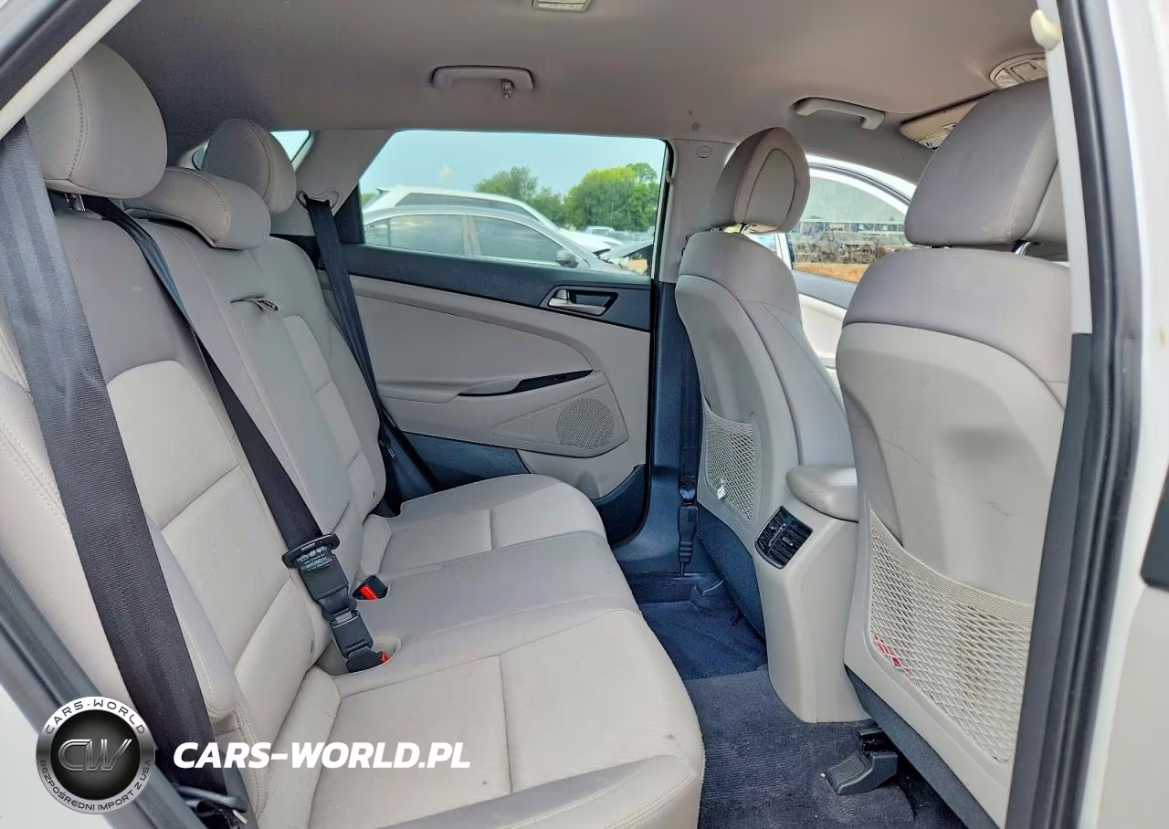 2018 Hyundai Tucson Sport VIN:KM8J33ALXJU819710 - 11