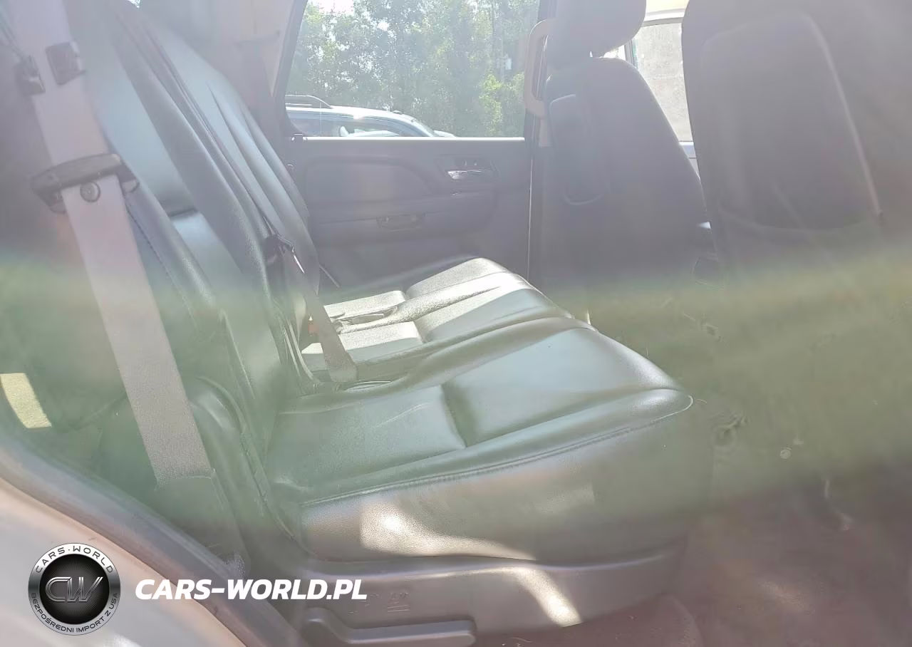 2010 Chevrolet Tahoe K1500 Ls VIN:1GNUKAE07AR180933 - 11
