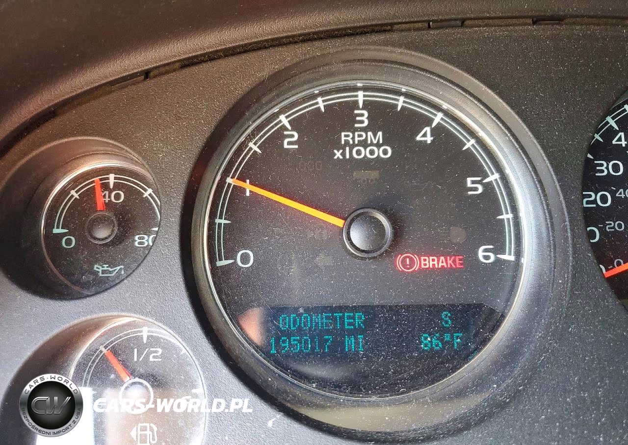 2010 Chevrolet Tahoe K1500 Ls VIN:1GNUKAE07AR180933 - 9