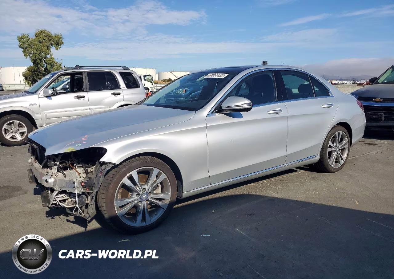 2016 Mercedes-Benz C 300 – zdjęcie 1 z 13