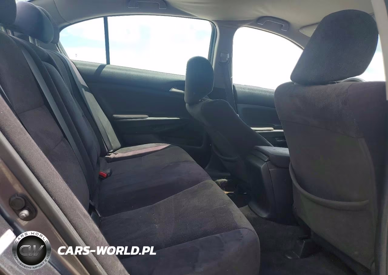 2010 Honda Accord Lxp VIN:1HGCP2F4XAA070682 - 10