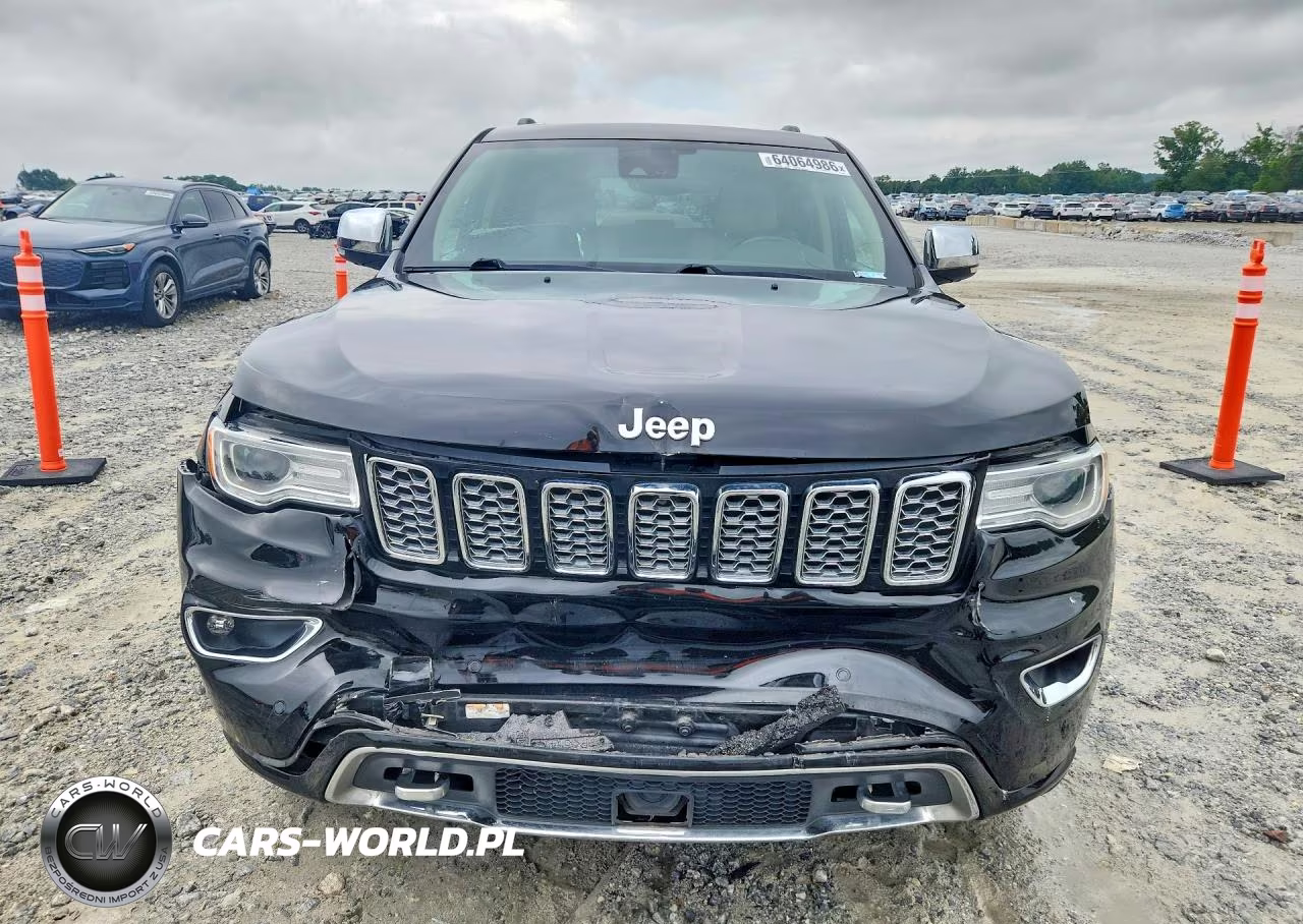 2018 Jeep Grand Cherokee Overland VIN:1C4RJECG6JC193698 - 5