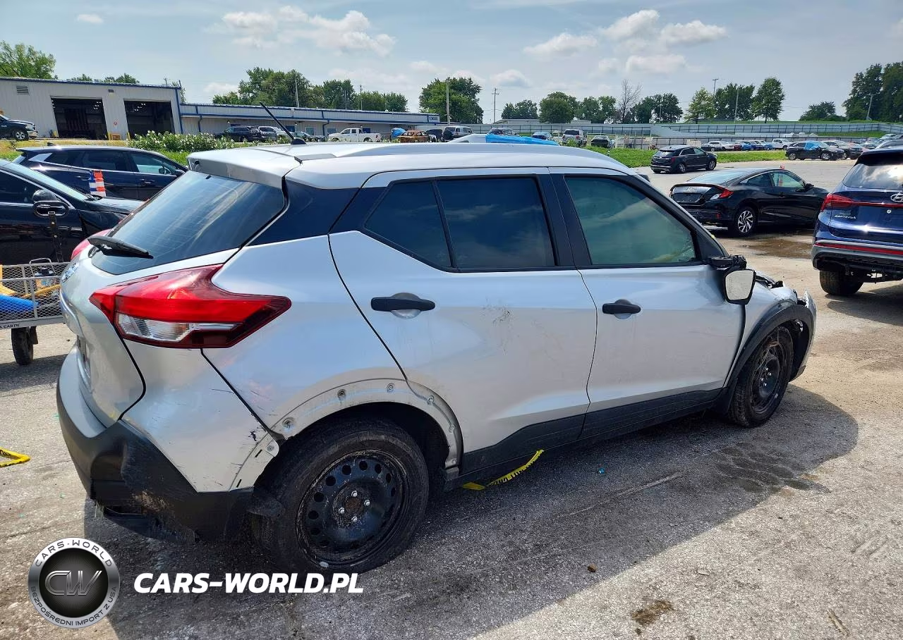 2019 Nissan Kicks S VIN:3N1CP5CU7KL534769 - 3