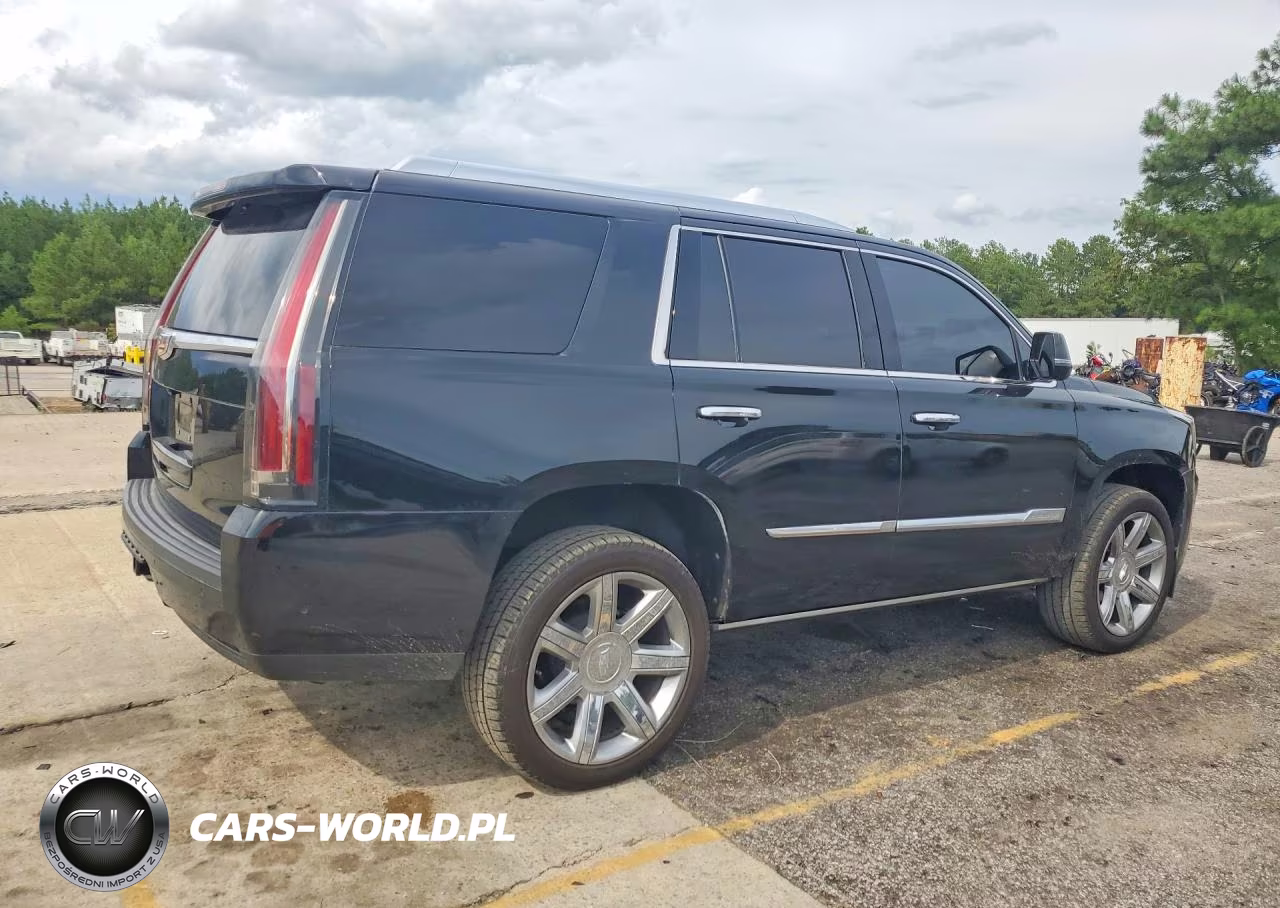 2018 Cadillac Escalade Luxury VIN:1GYS3BKJ2JR104451 - 3