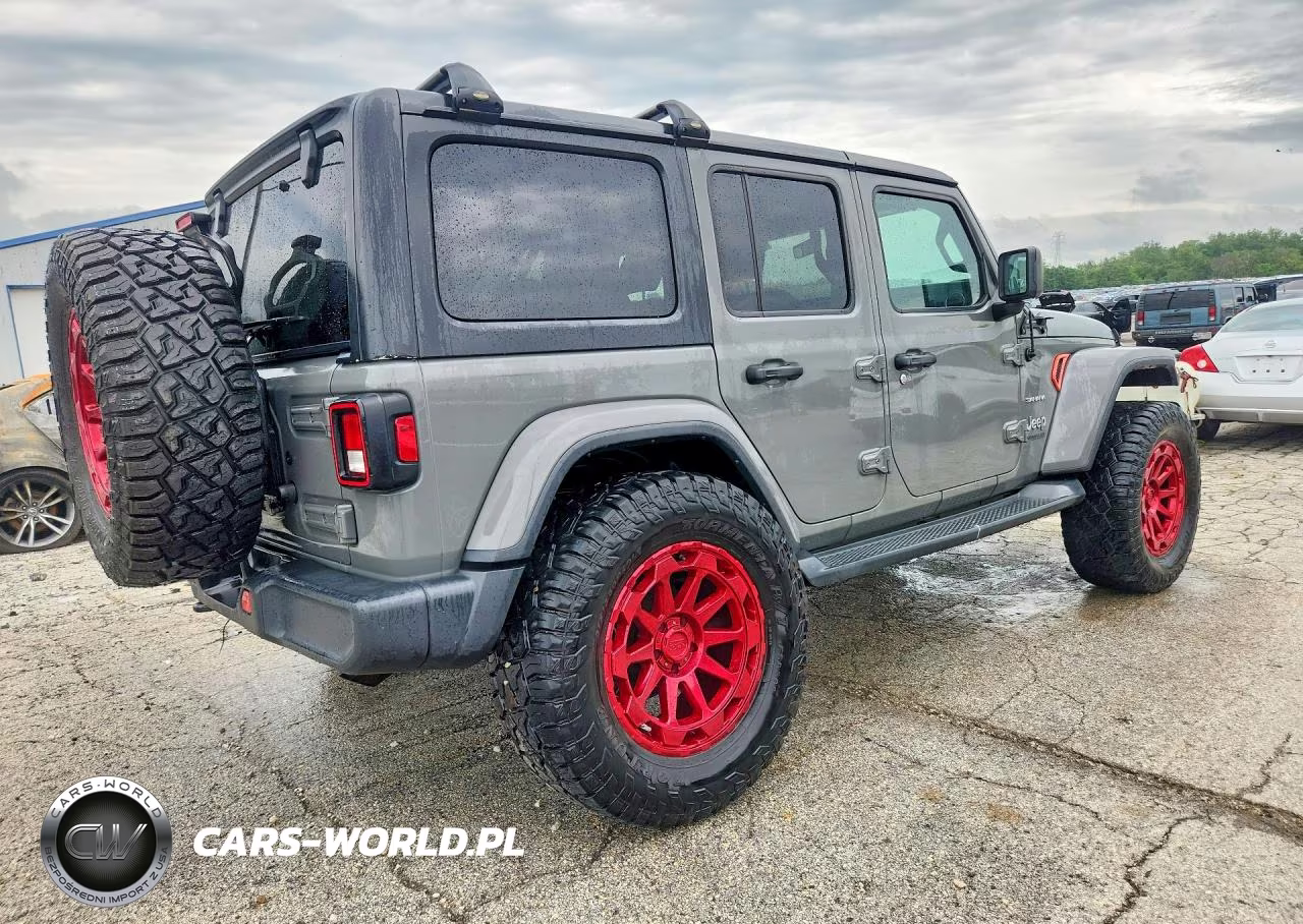 2018 Jeep Wrangler Unlimited Sahara VIN:1C4HJXEN4JW325858 - 3
